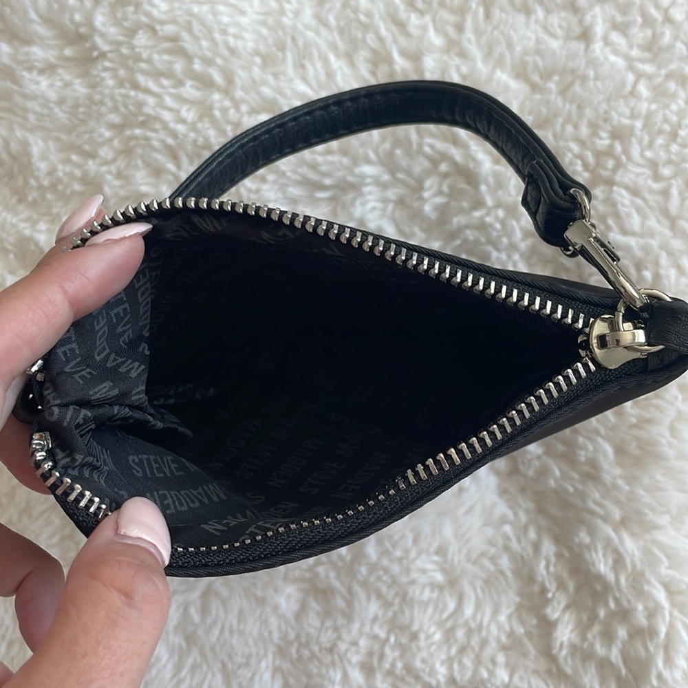 NWOT Steve Madden Black Wristlet Bag - Picture 2 of 4